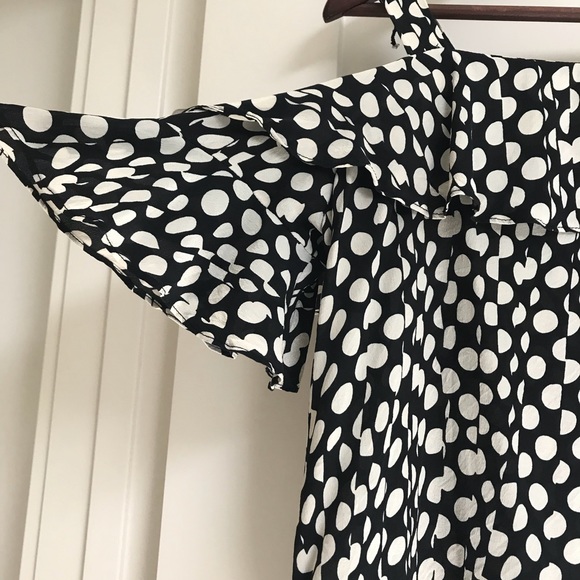 🦋2/$40 SALE🦋 J.Crew Polka Dot Silk Blouse-6 - Picture 3 of 7